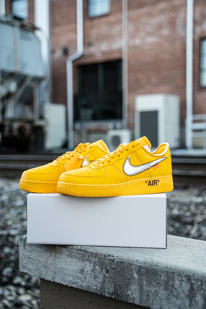 SPECIAL SHOES thumbnail
